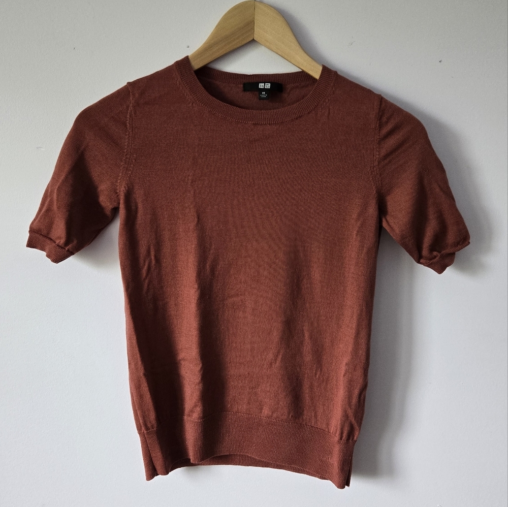 Uniqlo Short Sleeve Thin Wool Top